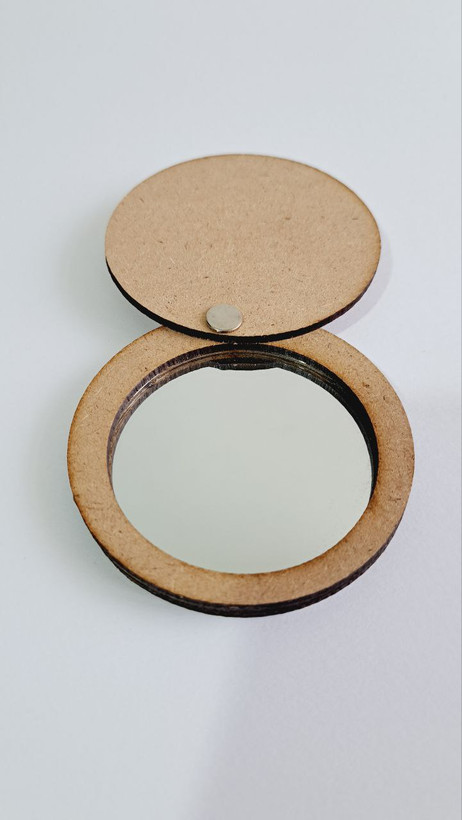 آینه جیبی (کیفی)گِرد چوبی ،در دار